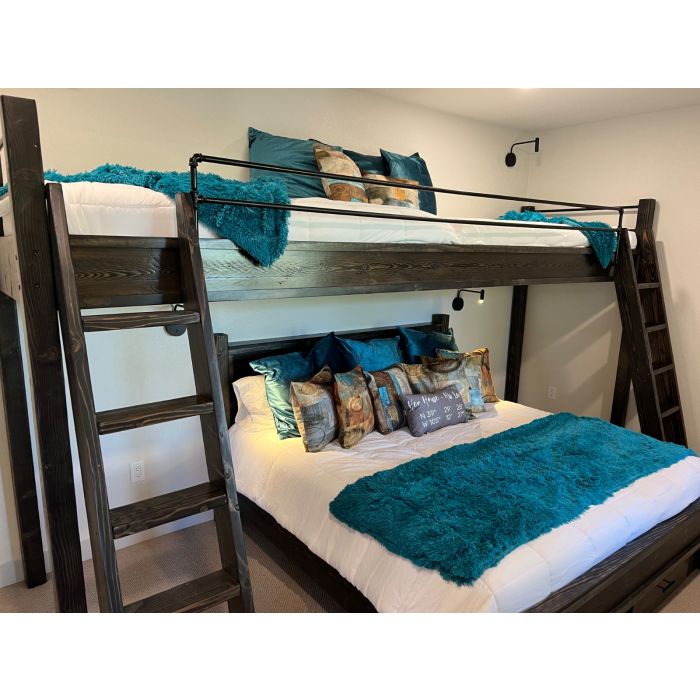 Lakeside triple bunk bed for family cabins